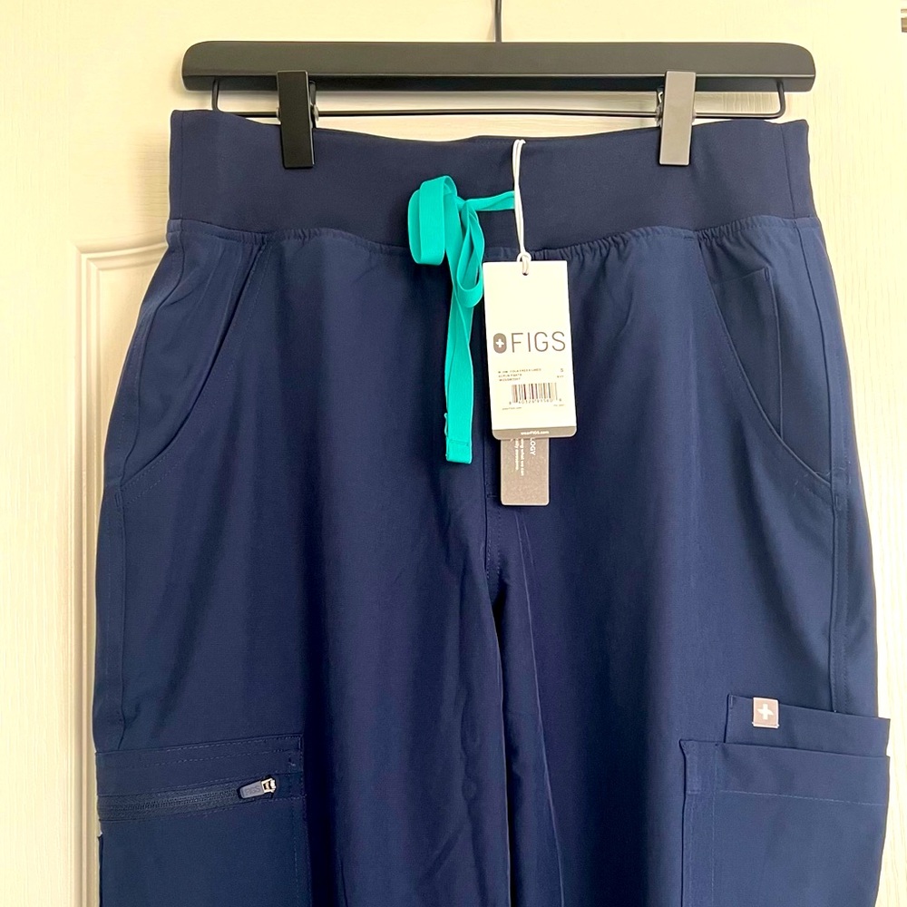 Figs Yola FreeX lined skinny scrub pants